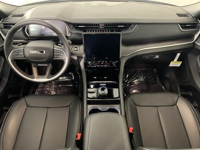 new 2025 Jeep Grand Cherokee car, priced at $49,980