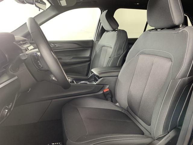 new 2025 Jeep Grand Cherokee car, priced at $38,316