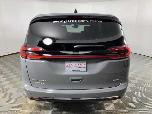 new 2025 Chrysler Pacifica car, priced at $45,125