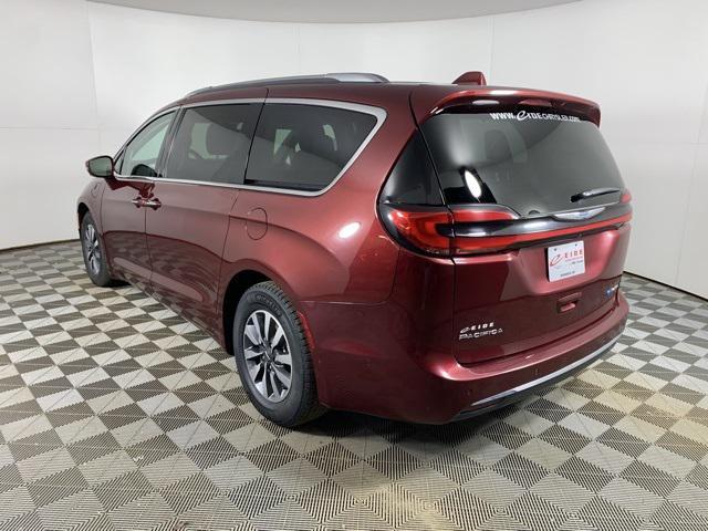 used 2021 Chrysler Pacifica Hybrid car, priced at $20,000