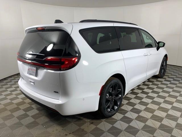 new 2024 Chrysler Pacifica car, priced at $56,220