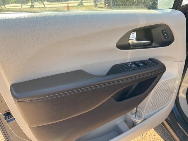 used 2020 Chrysler Pacifica car, priced at $17,500