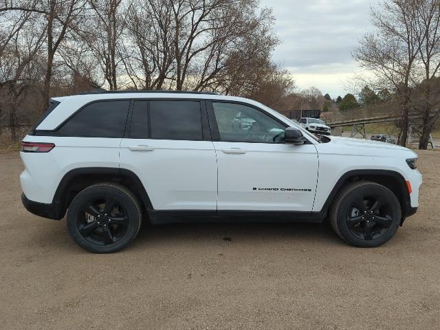 used 2022 Jeep Grand Cherokee car, priced at $32,000