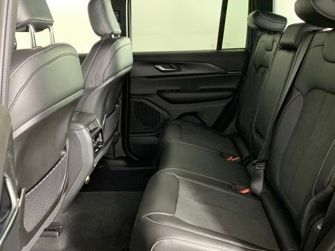 new 2024 Jeep Grand Cherokee car, priced at $45,422