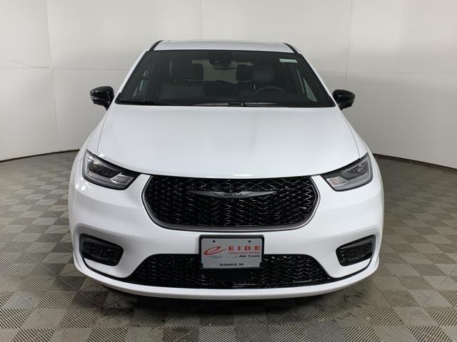 new 2026 Chrysler Pacifica car, priced at $44,684