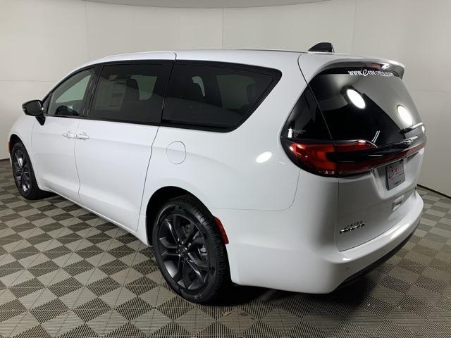 new 2026 Chrysler Pacifica car, priced at $44,684