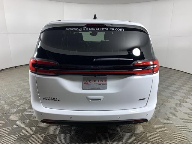 new 2026 Chrysler Pacifica car, priced at $44,684