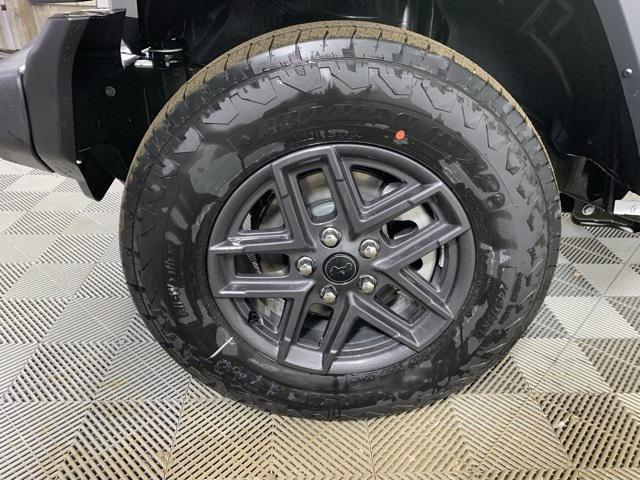 new 2025 Jeep Wrangler car, priced at $45,112
