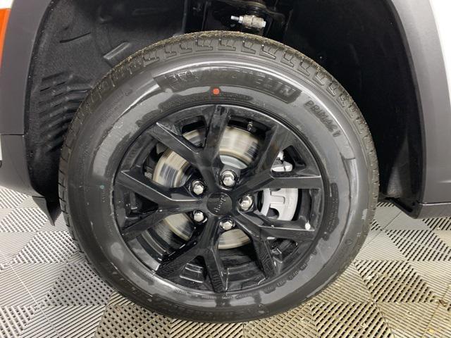 new 2025 Jeep Grand Cherokee L car, priced at $41,872