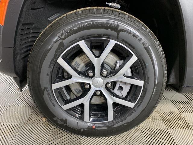 new 2025 Jeep Grand Cherokee L car, priced at $45,392