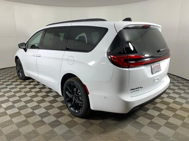 new 2024 Chrysler Pacifica car, priced at $44,750