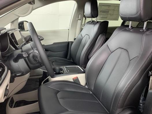 new 2024 Chrysler Pacifica car, priced at $46,491