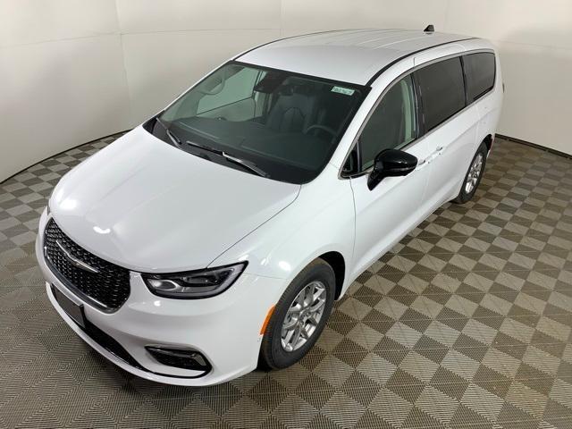 new 2024 Chrysler Pacifica car, priced at $46,491
