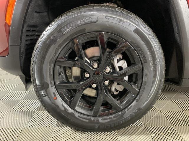new 2025 Jeep Grand Cherokee car, priced at $40,305