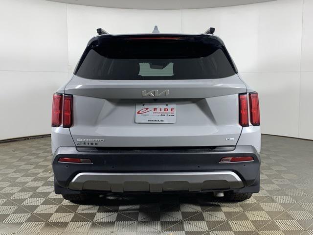 used 2023 Kia Sorento car, priced at $28,000