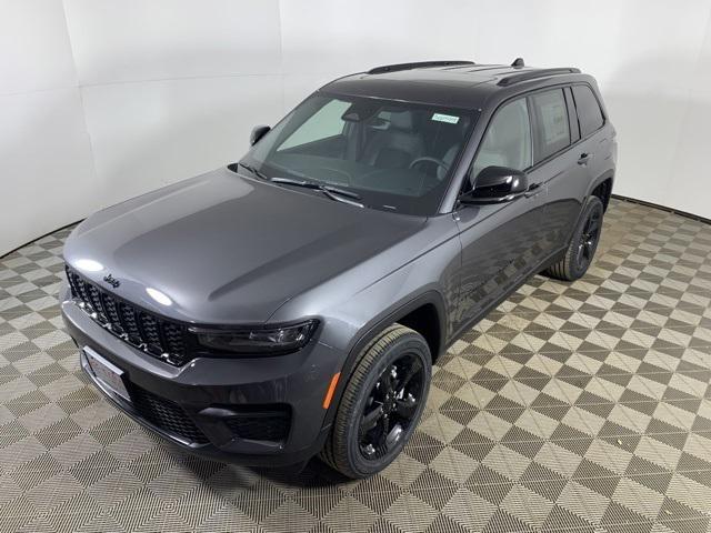 new 2025 Jeep Grand Cherokee car, priced at $43,675