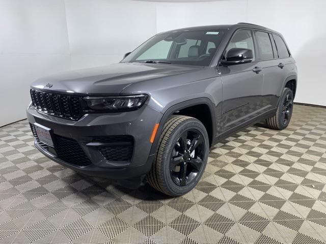 new 2025 Jeep Grand Cherokee car, priced at $43,675