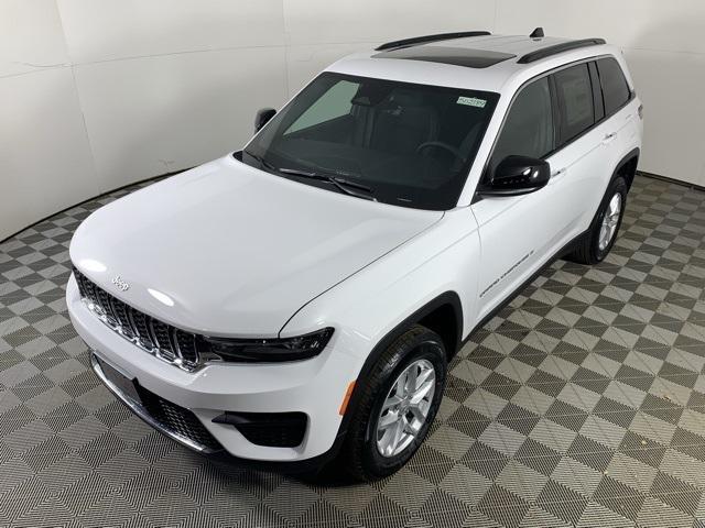 new 2025 Jeep Grand Cherokee car, priced at $38,875