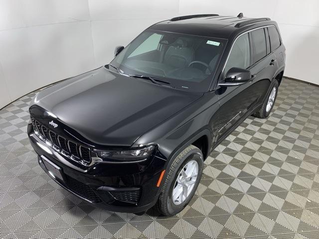 new 2025 Jeep Grand Cherokee car, priced at $38,470