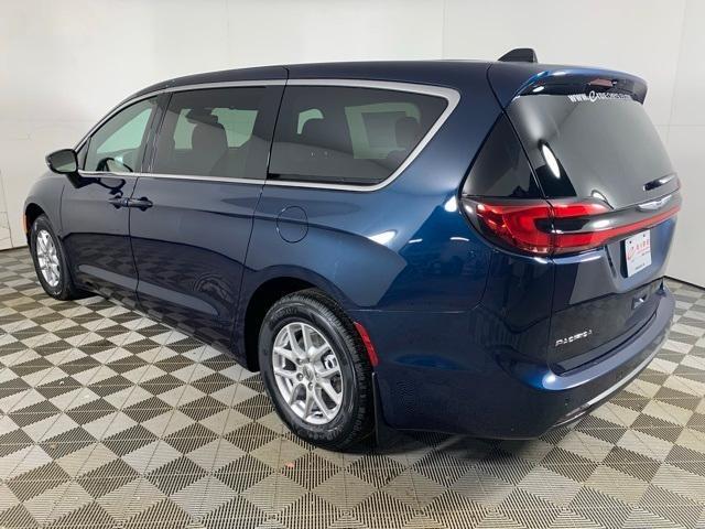 new 2024 Chrysler Pacifica car, priced at $40,091