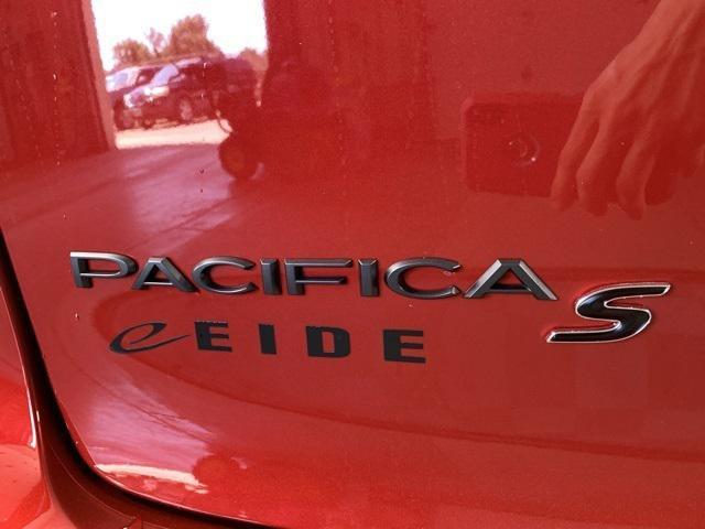 new 2026 Chrysler Pacifica car, priced at $53,687
