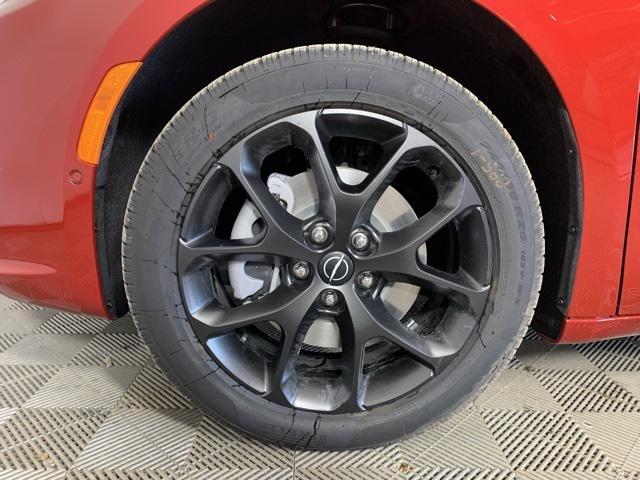 new 2026 Chrysler Pacifica car, priced at $53,687