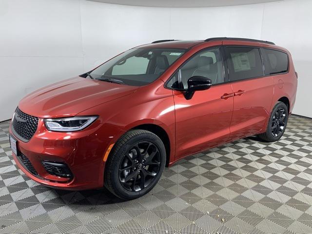 new 2026 Chrysler Pacifica car, priced at $53,687