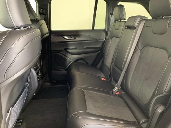 new 2025 Jeep Grand Cherokee car, priced at $39,066