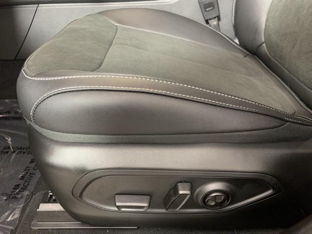 new 2025 Jeep Grand Cherokee car, priced at $40,854