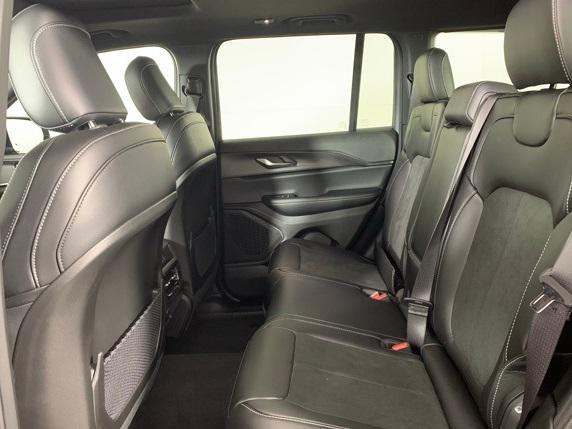 new 2025 Jeep Grand Cherokee car, priced at $40,854