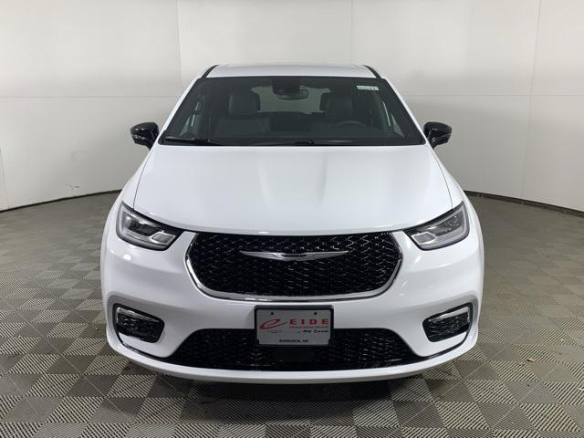 new 2026 Chrysler Pacifica car, priced at $41,293