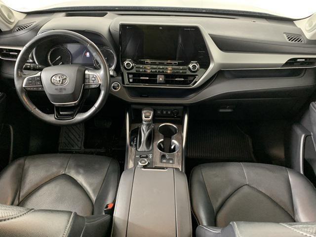 used 2021 Toyota Highlander car, priced at $34,000