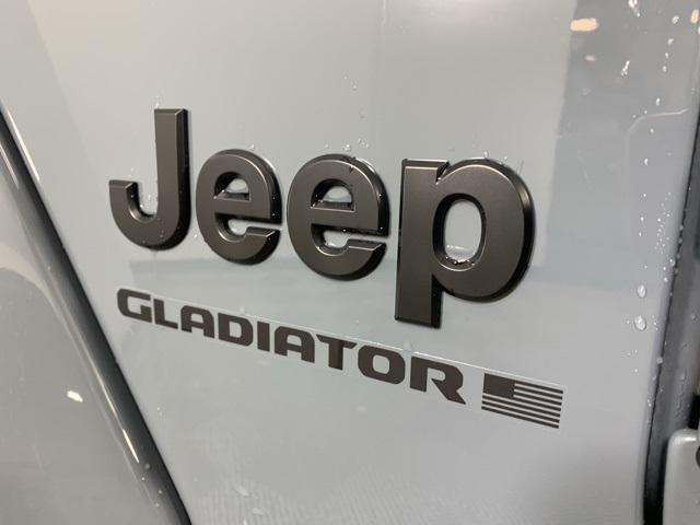 new 2025 Jeep Gladiator car, priced at $46,580