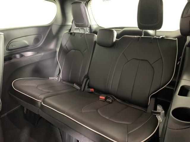 new 2025 Chrysler Pacifica Hybrid car, priced at $52,395
