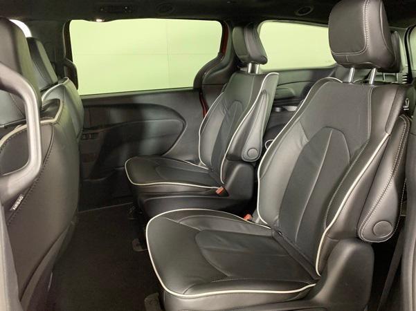 new 2025 Chrysler Pacifica Hybrid car, priced at $52,395