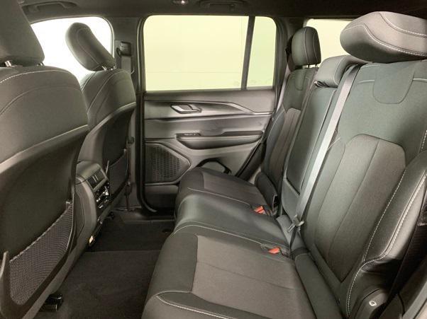 new 2025 Jeep Grand Cherokee car, priced at $38,514