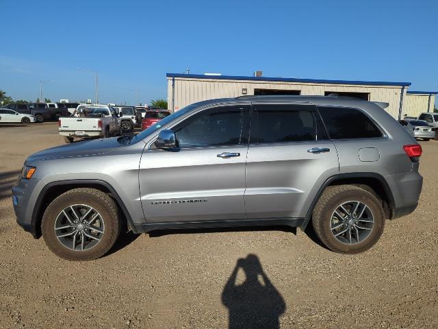used 2017 Jeep Grand Cherokee car, priced at $13,000
