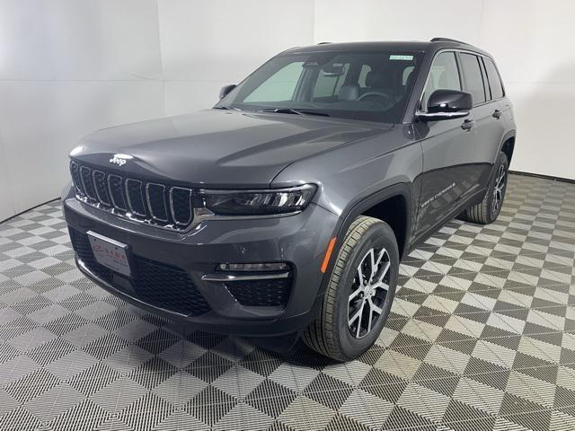 new 2025 Jeep Grand Cherokee car, priced at $42,104