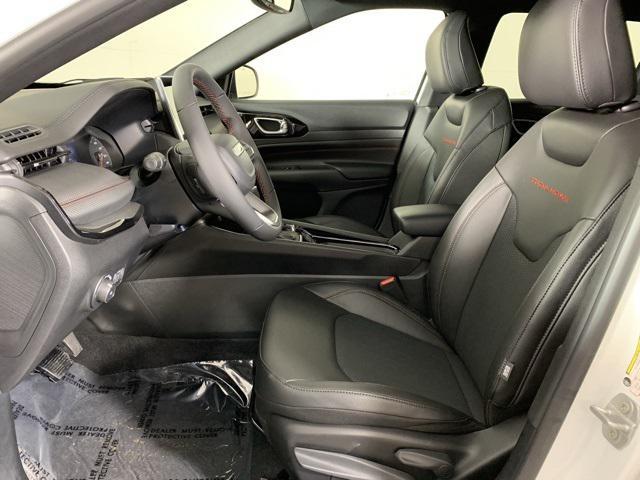 new 2025 Jeep Compass car, priced at $31,136
