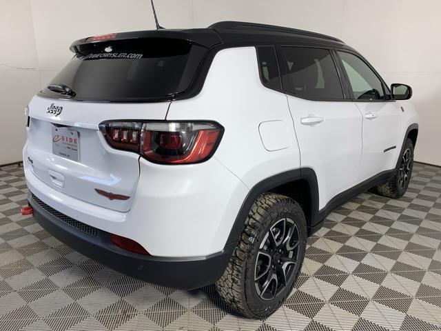 new 2025 Jeep Compass car, priced at $31,136