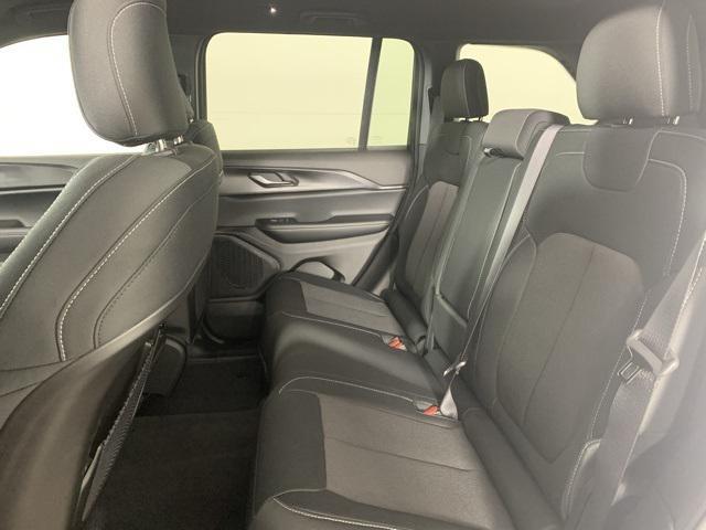 new 2025 Jeep Grand Cherokee car, priced at $37,343
