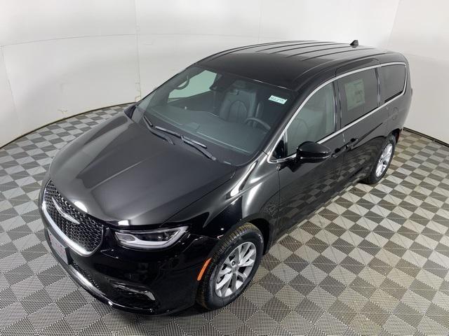 new 2025 Chrysler Pacifica car, priced at $44,080