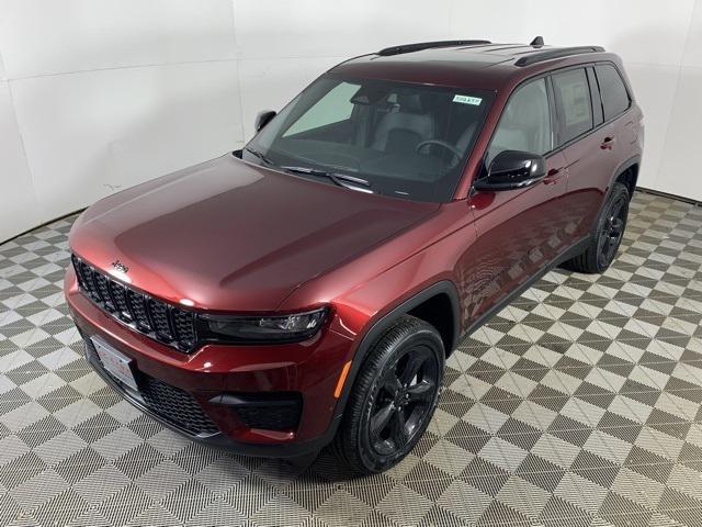 new 2025 Jeep Grand Cherokee car, priced at $43,675