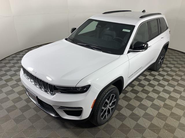 new 2025 Jeep Grand Cherokee car, priced at $42,108