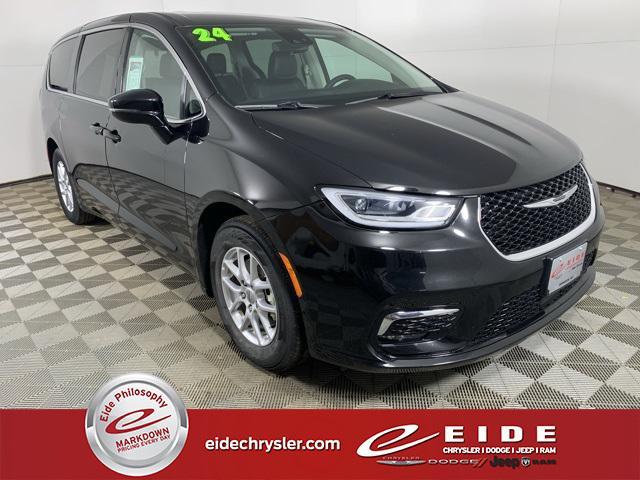 used 2024 Chrysler Pacifica car, priced at $27,500
