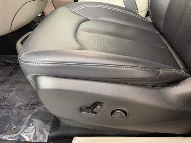 used 2024 Chrysler Pacifica car, priced at $27,500