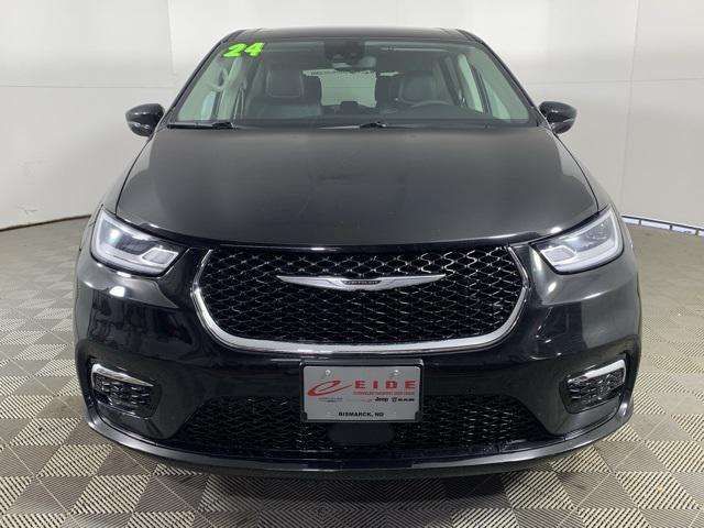 used 2024 Chrysler Pacifica car, priced at $27,500