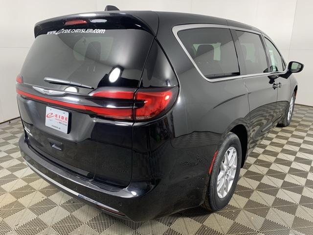 used 2024 Chrysler Pacifica car, priced at $27,500