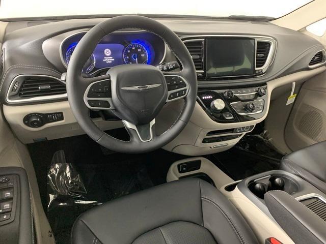 new 2024 Chrysler Pacifica car, priced at $51,372