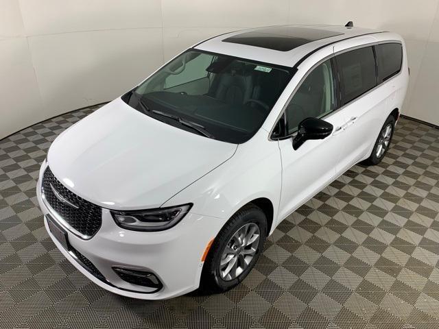 new 2024 Chrysler Pacifica car, priced at $51,372
